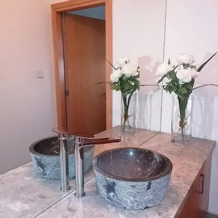 Angela Villa Dhrousha