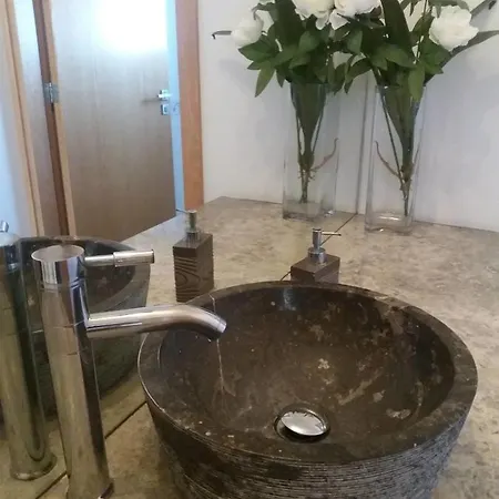 Angela וילה Dhrousha